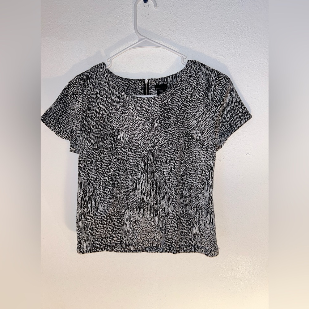 Attention Black and White Blouse Size Xsmall